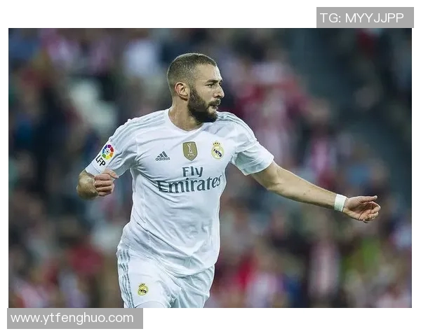 本泽马在足球历史上的地位与影响力分析及其未来发展潜力探讨 本泽马在足球历史上的地位与影响力分析及其未来发展潜力探讨