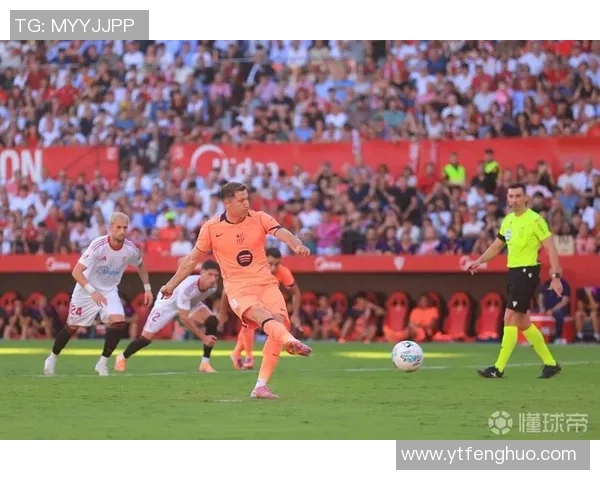 塞维利亚客场击败巴伦西亚，继续保持不败纪录，展现强劲实力