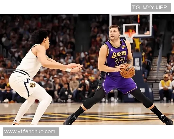 快船队再度击败湖人队，晋级西部半决赛，勇往直前