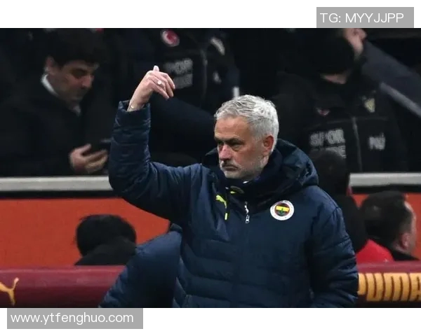 曼联主场惜败，穆里尼奥再次引发球迷争议