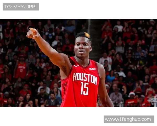 克林特卡佩拉:从NBA新星到篮球场上的防守巨兽之路 克林特卡佩拉:从NBA新星到篮球场上的防守巨兽之路