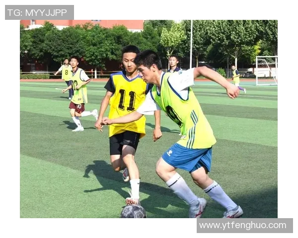 十字小学精彩直播足球比赛学生们展现青春活力与团队精神